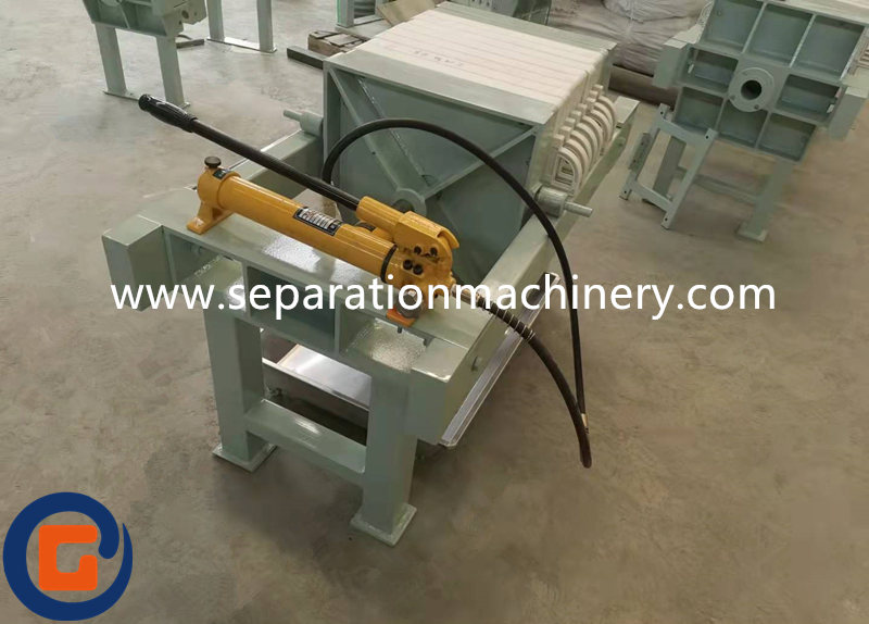 Small Capacity Manual Hydraulic Filter Press Used For Solid Liquid Separation In Paint Industry 